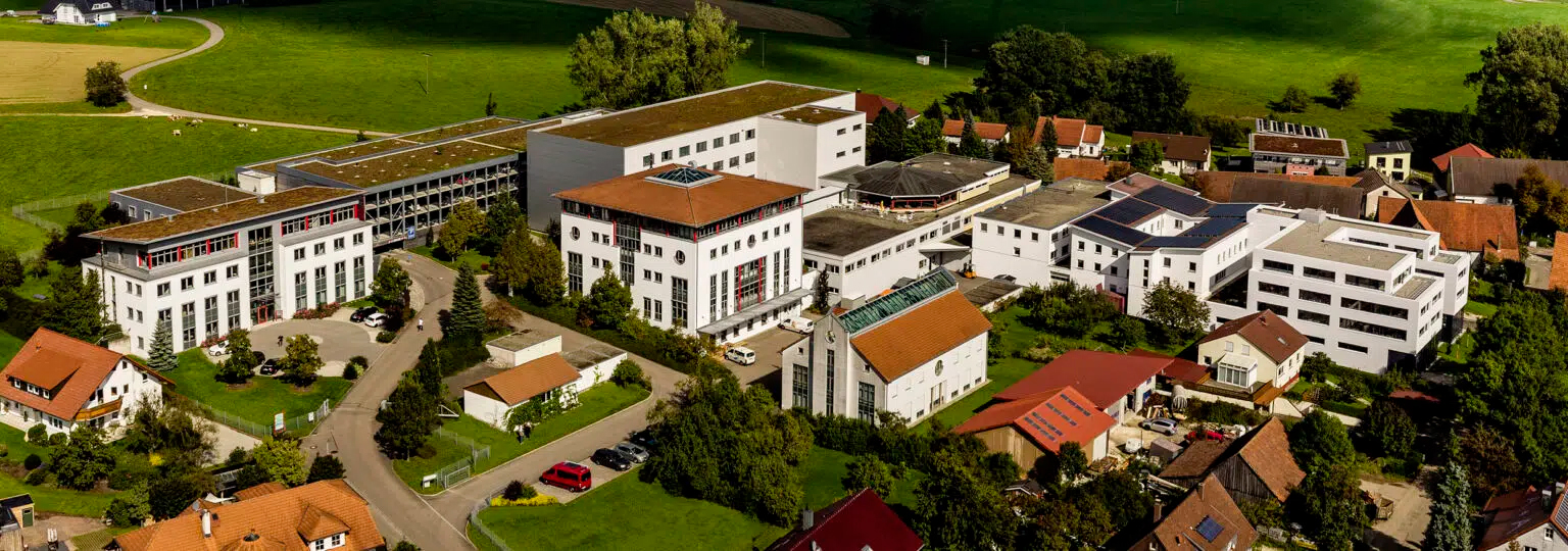 Luftaufnahme-TELENOT-Hauptsitz-Aalen_kleiner_01-1536x540
